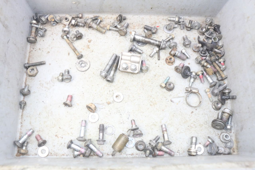 photo de ZAK SCHROEVEN EN BEVESTIGINGSMATERIAAL KAWASAKI KX F KXF 450 (2012 - 2015) - Detail van het onderdeel