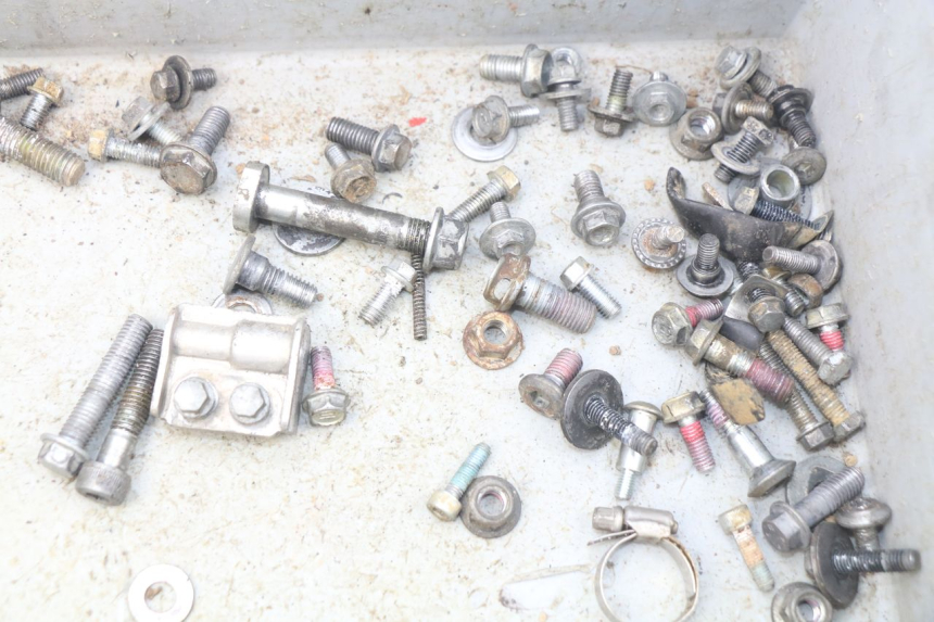 photo de ZAK SCHROEVEN EN BEVESTIGINGSMATERIAAL KAWASAKI KX F KXF 450 (2012 - 2015) - Andere kijkhoek