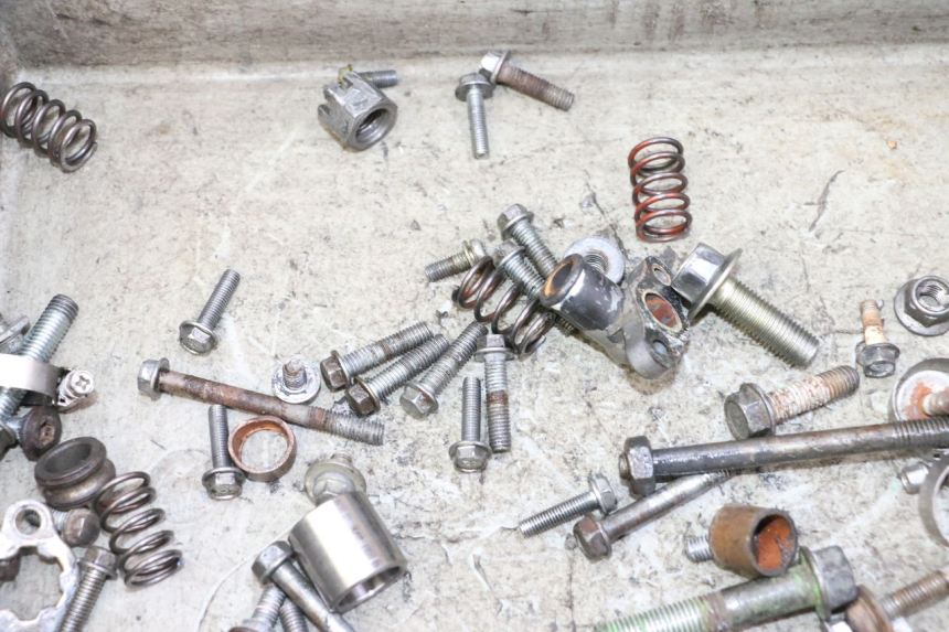 photo de ZAK SCHROEVEN EN BEVESTIGINGSMATERIAAL KAWASAKI KX 65 (2000 - 2019) - Detail van het onderdeel