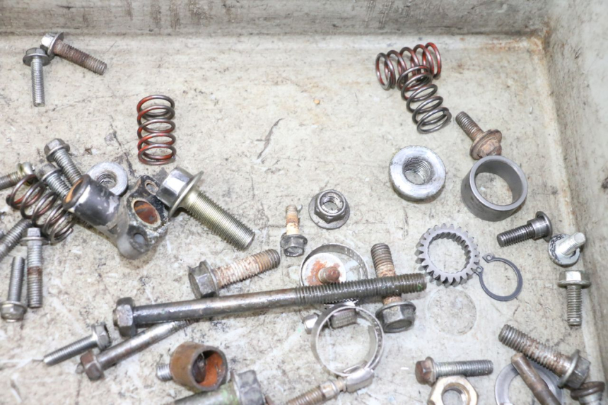 photo de ZAK SCHROEVEN EN BEVESTIGINGSMATERIAAL KAWASAKI KX 65 (2000 - 2019) - Technische close-up