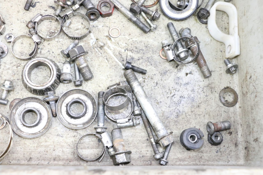 photo de ZAK SCHROEVEN EN BEVESTIGINGSMATERIAAL KAWASAKI KX 85 (2014 - 2021) - Zoom op gebruiksstaat