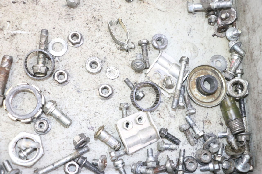 photo de ZAK SCHROEVEN EN BEVESTIGINGSMATERIAAL KAWASAKI KX 85 (2014 - 2021) - Andere kijkhoek