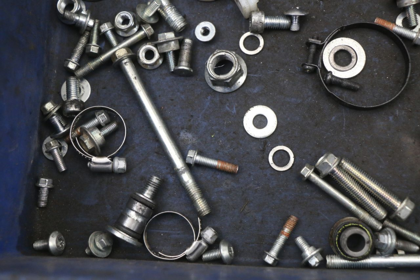 photo de ZAK SCHROEVEN EN BEVESTIGINGSMATERIAAL KAWASAKI KX L 85 (2022 - 2024) - Andere kijkhoek