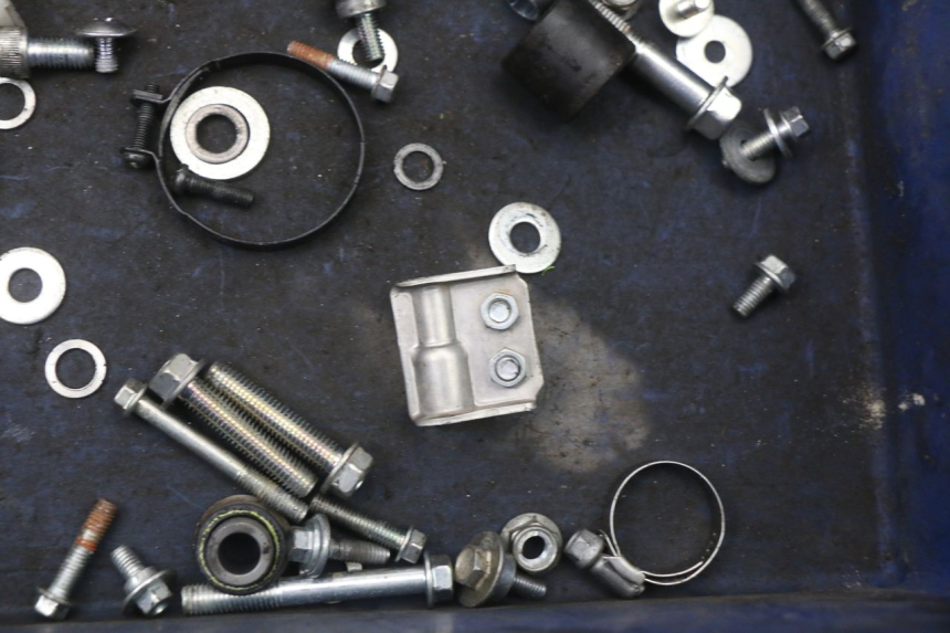 photo de ZAK SCHROEVEN EN BEVESTIGINGSMATERIAAL KAWASAKI KX L 85 (2022 - 2024) - Technische close-up