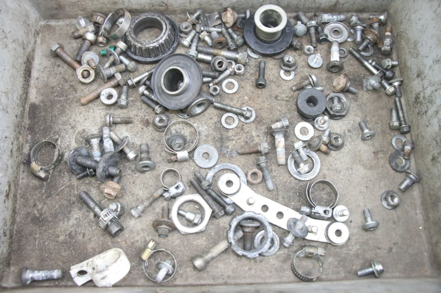 photo de ZAK SCHROEVEN EN BEVESTIGINGSMATERIAAL KAWASAKI KXF KX-F 250 (2012 - 2014) - Hoofdaanzicht