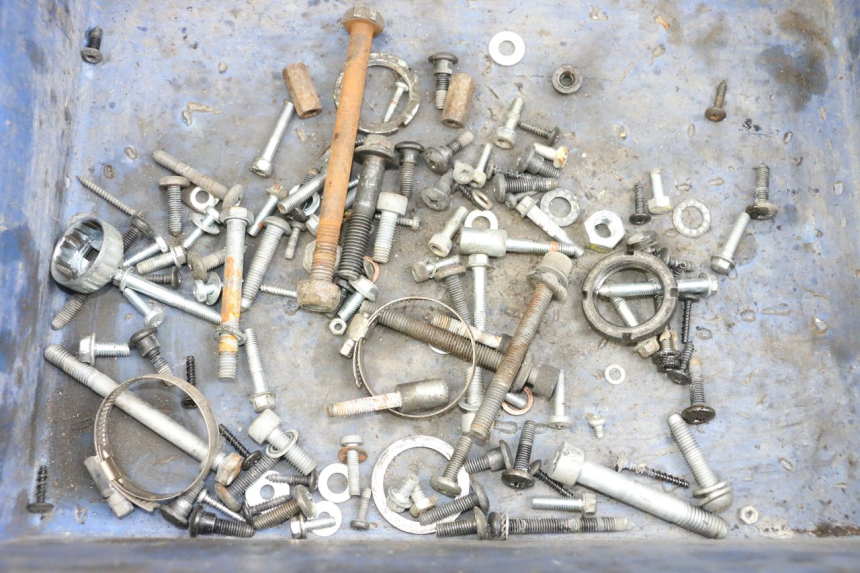 photo de ZAK SCHROEVEN EN BEVESTIGINGSMATERIAAL PIAGGIO LIBERTY 4T 50 (2018 - 2021) - Detail van het onderdeel