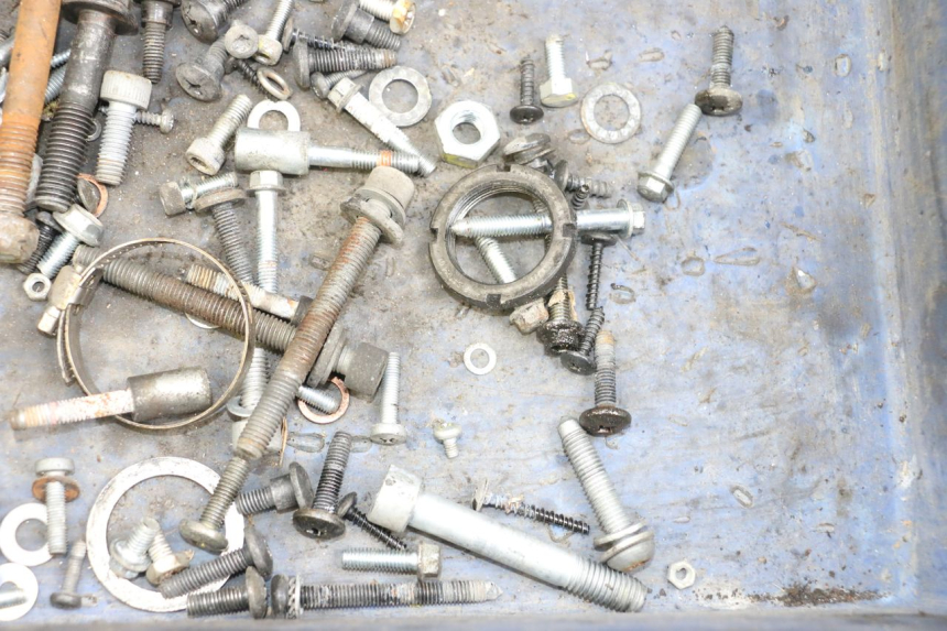 photo de ZAK SCHROEVEN EN BEVESTIGINGSMATERIAAL PIAGGIO LIBERTY 4T 50 (2018 - 2021) - Zoom op gebruiksstaat