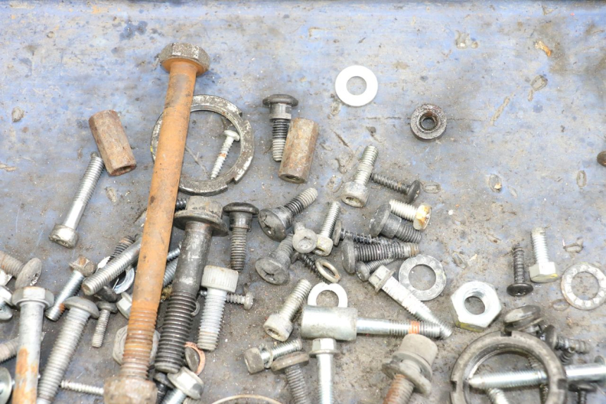 photo de ZAK SCHROEVEN EN BEVESTIGINGSMATERIAAL PIAGGIO LIBERTY 4T 50 (2018 - 2021) - Andere kijkhoek