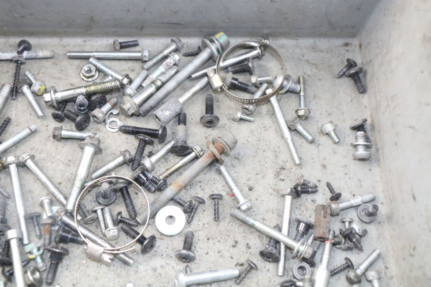 photo de ZAK SCHROEVEN EN BEVESTIGINGSMATERIAAL PIAGGIO LIBERTY IGET 4T 50 (2015 - 2020) - Andere kijkhoek