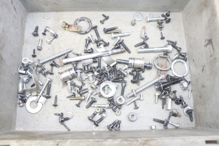 photo de ZAK SCHROEVEN EN BEVESTIGINGSMATERIAAL PIAGGIO LIBERTY IGET 4T 50 (2015 - 2020) - Hoofdaanzicht