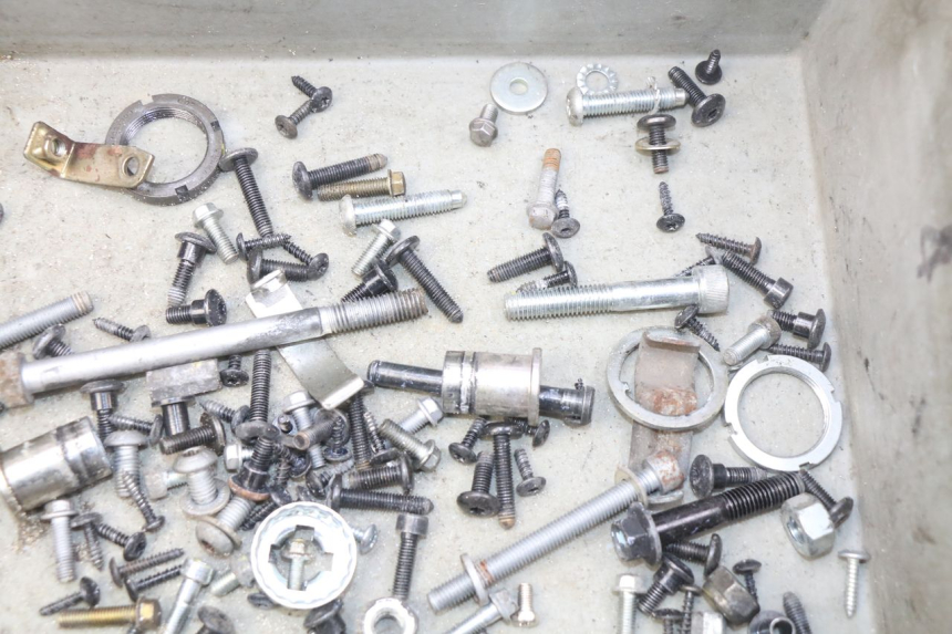 photo de ZAK SCHROEVEN EN BEVESTIGINGSMATERIAAL PIAGGIO LIBERTY IGET 4T 50 (2015 - 2020) - Zoom op gebruiksstaat