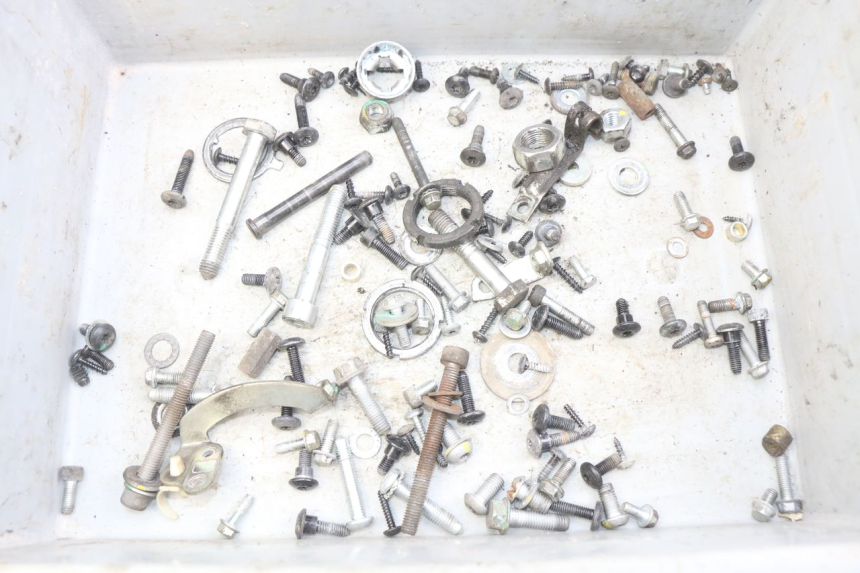 photo de ZAK SCHROEVEN EN BEVESTIGINGSMATERIAAL PIAGGIO LIBERTY IGET 4T 50 (2015 - 2020) - Detail van het onderdeel