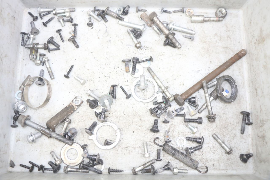 photo de ZAK SCHROEVEN EN BEVESTIGINGSMATERIAAL PIAGGIO LIBERTY IGET 4T 50 (2015 - 2020) - Hoofdaanzicht