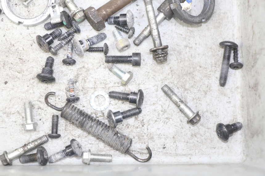 photo de ZAK SCHROEVEN EN BEVESTIGINGSMATERIAAL PIAGGIO LIBERTY IGET 4T 50 (2015 - 2020) - Zoom op gebruiksstaat