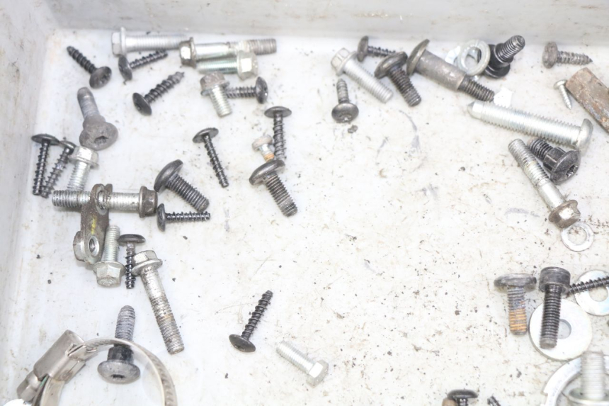 photo de ZAK SCHROEVEN EN BEVESTIGINGSMATERIAAL PIAGGIO LIBERTY IGET 4T 50 (2015 - 2020) - Technische close-up