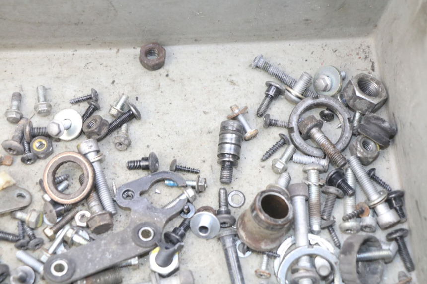 photo de ZAK SCHROEVEN EN BEVESTIGINGSMATERIAAL PIAGGIO LIBERTY IGET S 125 (2016 - 2020) - Andere kijkhoek