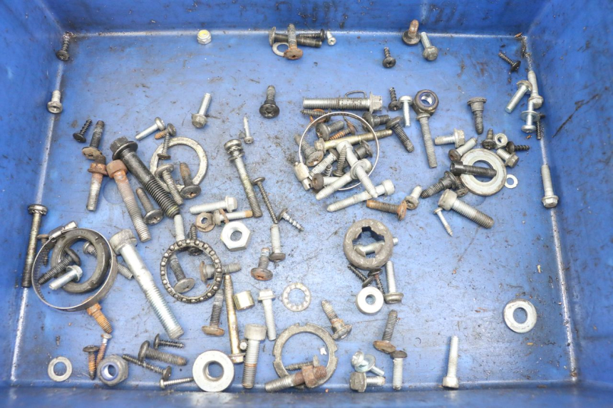 photo de ZAK SCHROEVEN EN BEVESTIGINGSMATERIAAL PIAGGIO LIBERTY 125 (2009 - 2013) - Hoofdaanzicht