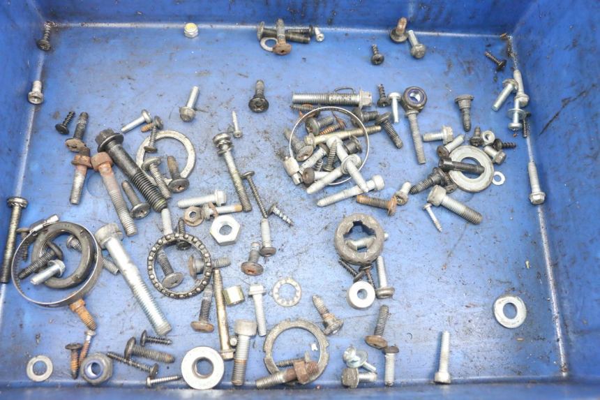 photo de ZAK SCHROEVEN EN BEVESTIGINGSMATERIAAL PIAGGIO LIBERTY 125 (2009 - 2013) - Detail van het onderdeel