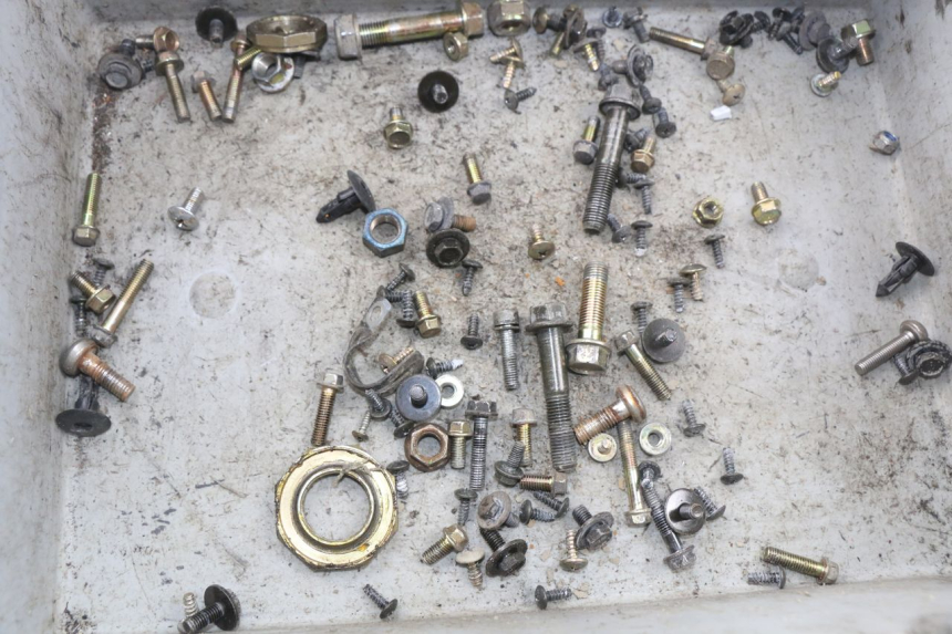 photo de ZAK SCHROEVEN EN BEVESTIGINGSMATERIAAL KYMCO LIKE 2T 50 (2009 - 2018) - Detail van het onderdeel