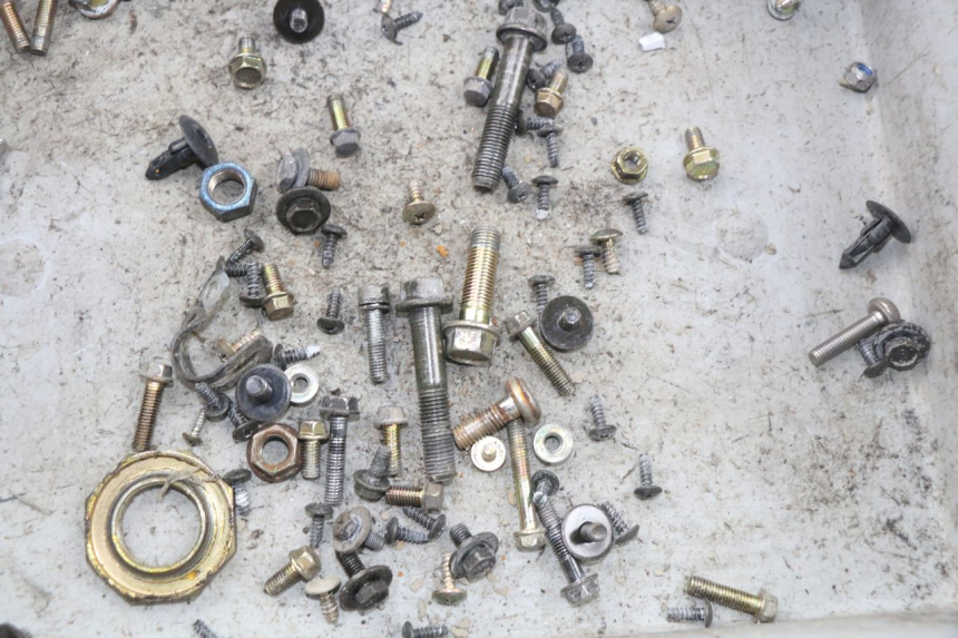 photo de ZAK SCHROEVEN EN BEVESTIGINGSMATERIAAL KYMCO LIKE 2T 50 (2009 - 2018) - Zoom op gebruiksstaat