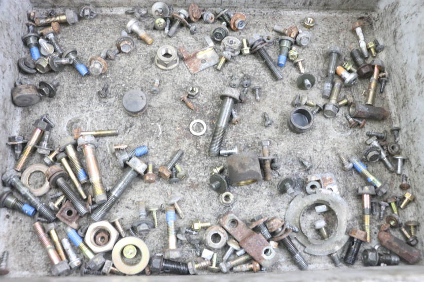 photo de ZAK SCHROEVEN EN BEVESTIGINGSMATERIAAL KYMCO LIKE 125 (2009 - 2016) - Detail van het onderdeel