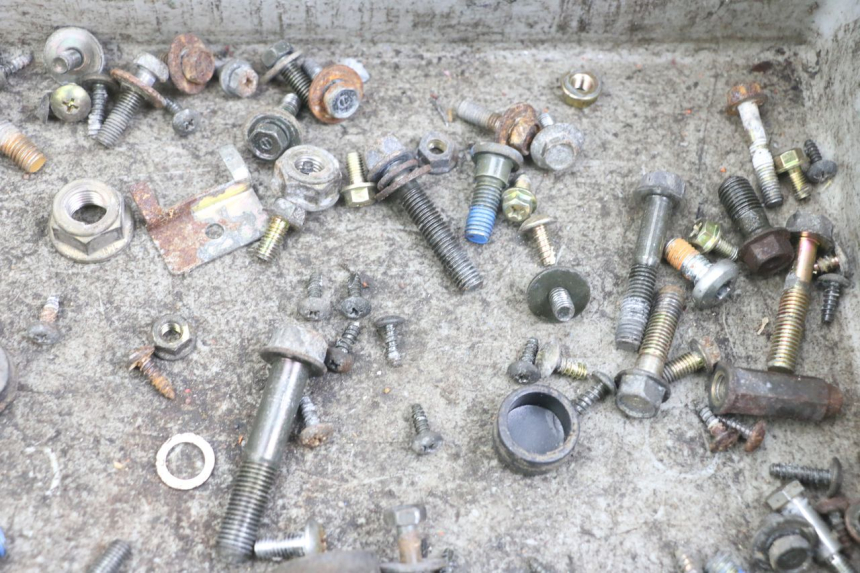 photo de ZAK SCHROEVEN EN BEVESTIGINGSMATERIAAL KYMCO LIKE 125 (2009 - 2016) - Andere kijkhoek