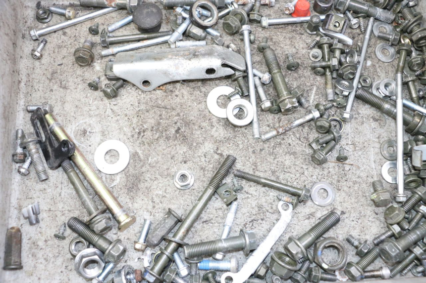 photo de ZAK SCHROEVEN EN BEVESTIGINGSMATERIAAL LONGJIA SHARPY 125 (2020 - 2024) - Detail van het onderdeel