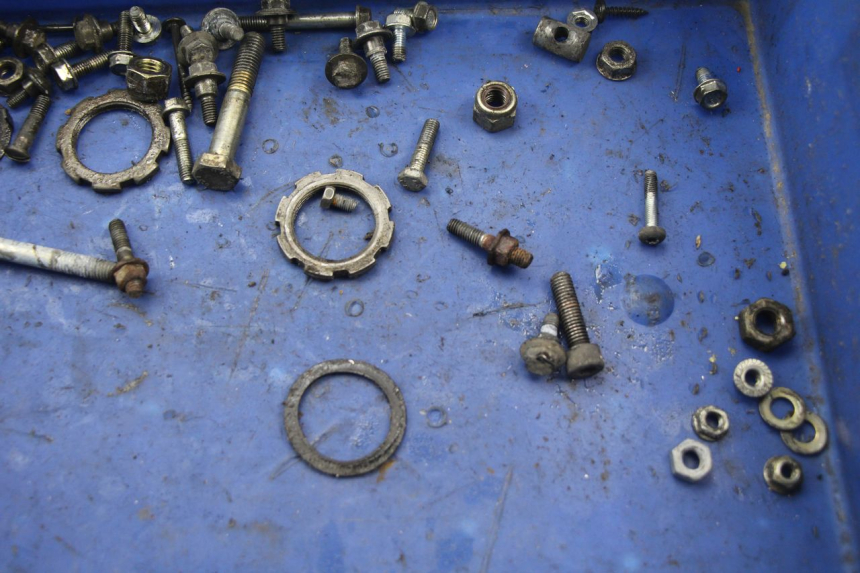 photo de ZAK SCHROEVEN EN BEVESTIGINGSMATERIAAL PEUGEOT LOOXOR 50 (2001 - 2004) - Detail van het onderdeel