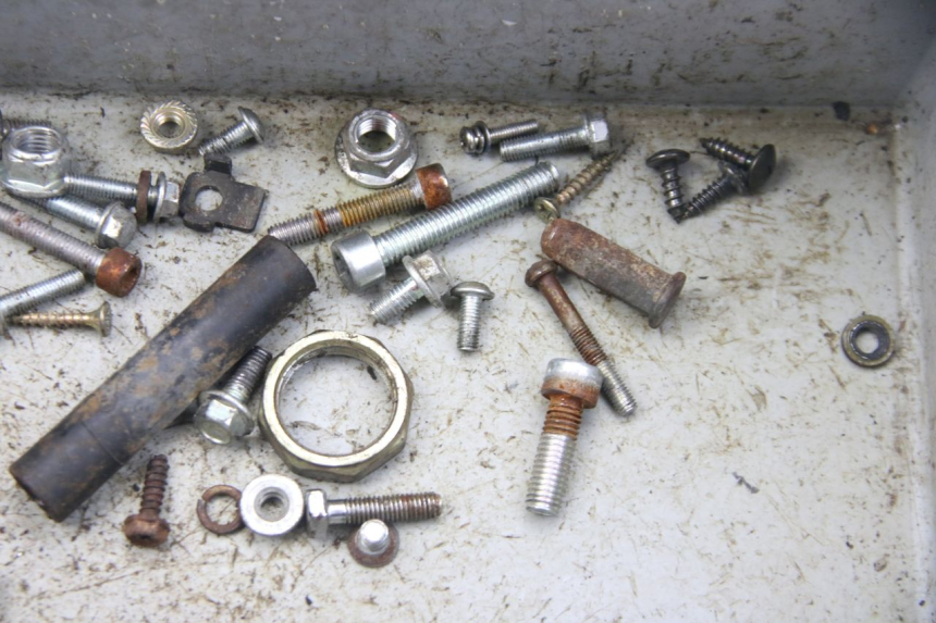 photo de ZAK SCHROEVEN EN BEVESTIGINGSMATERIAAL VENESI LOWIGI RETRO JJ50QT-3 50 (2020 - 2022) - Andere kijkhoek