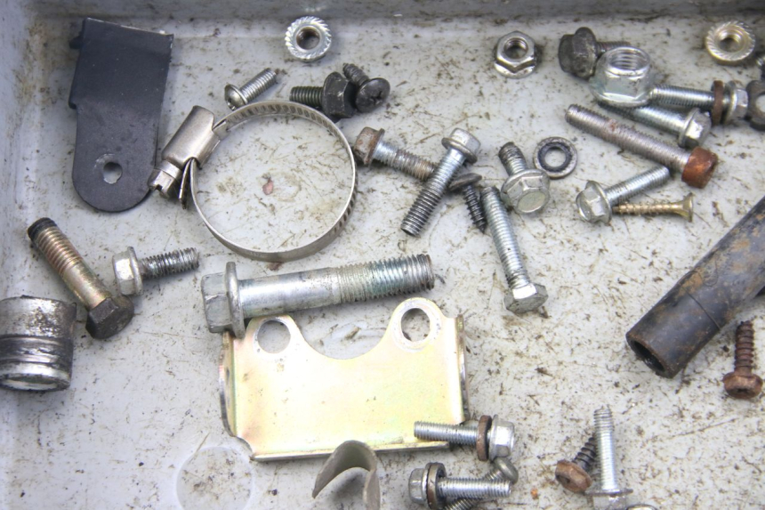 photo de ZAK SCHROEVEN EN BEVESTIGINGSMATERIAAL VENESI LOWIGI RETRO JJ50QT-3 50 (2020 - 2022) - Technische close-up