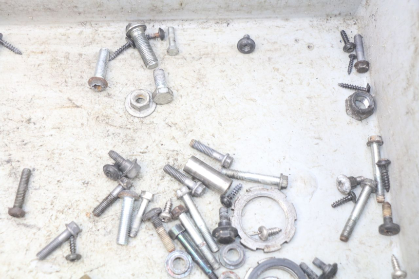 photo de ZAK SCHROEVEN EN BEVESTIGINGSMATERIAAL PEUGEOT LUDIX BLASTER 50 (2006 - 2014) - Andere kijkhoek