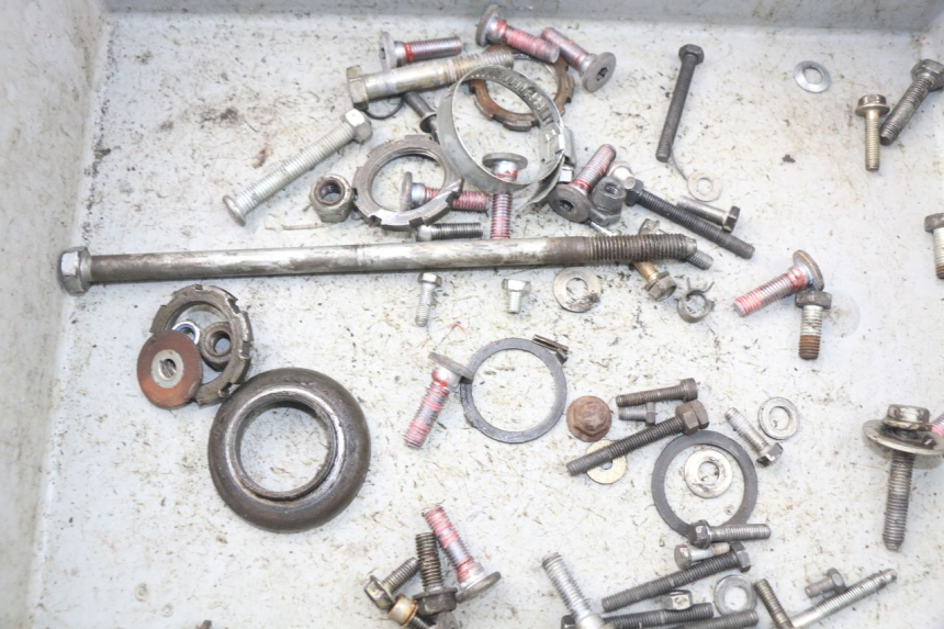 photo de ZAK SCHROEVEN EN BEVESTIGINGSMATERIAAL PEUGEOT LUDIX 50 (2005 - 2007) - Detail van het onderdeel