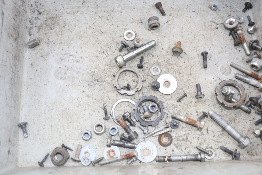 photo de ZAK SCHROEVEN EN BEVESTIGINGSMATERIAAL PEUGEOT LUDIX 50 (2008 - 2017) - Detail van het onderdeel