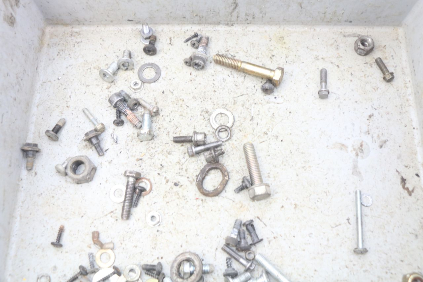 photo de ZAK SCHROEVEN EN BEVESTIGINGSMATERIAAL PEUGEOT LUDIX 50 (2005 - 2007) - Zoom op gebruiksstaat