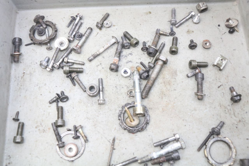 photo de ZAK SCHROEVEN EN BEVESTIGINGSMATERIAAL PEUGEOT LUDIX 50 (2008 - 2017) - Detail van het onderdeel