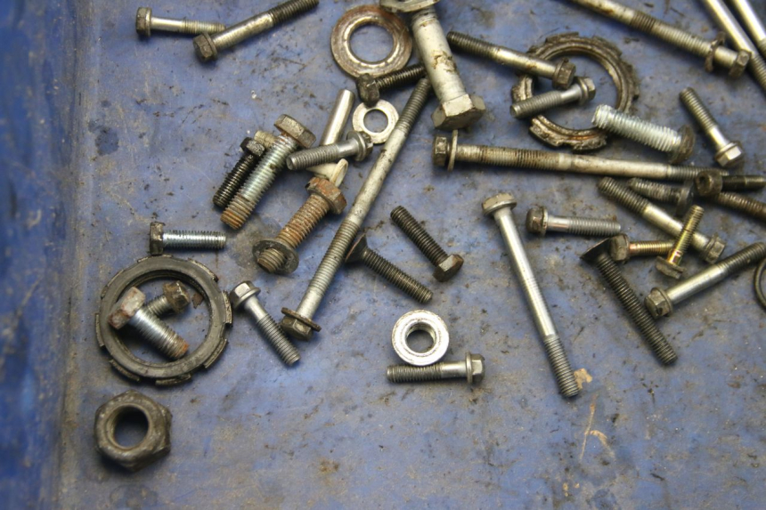 photo de ZAK SCHROEVEN EN BEVESTIGINGSMATERIAAL PEUGEOT LUDIX 50 (2008 - 2017) - Detail van het onderdeel