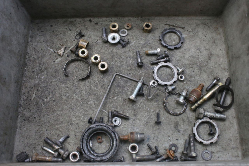 photo de ZAK SCHROEVEN EN BEVESTIGINGSMATERIAAL PEUGEOT LUDIX 50 (2008 - 2017) - Hoofdaanzicht