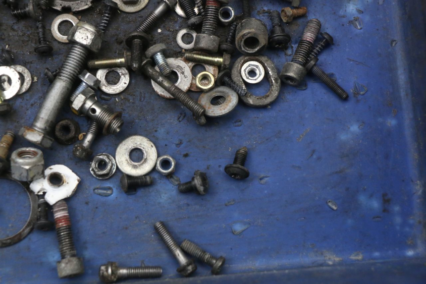 photo de ZAK SCHROEVEN EN BEVESTIGINGSMATERIAAL PEUGEOT LUDIX 50 (2005 - 2007) - Technische close-up