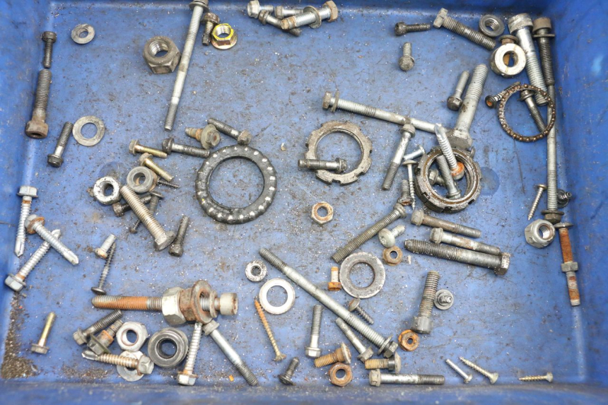 photo de ZAK SCHROEVEN EN BEVESTIGINGSMATERIAAL PEUGEOT LUDIX 50 (2008 - 2017) - Detail van het onderdeel