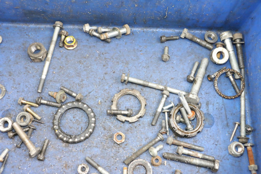 photo de ZAK SCHROEVEN EN BEVESTIGINGSMATERIAAL PEUGEOT LUDIX 50 (2008 - 2017) - Zoom op gebruiksstaat