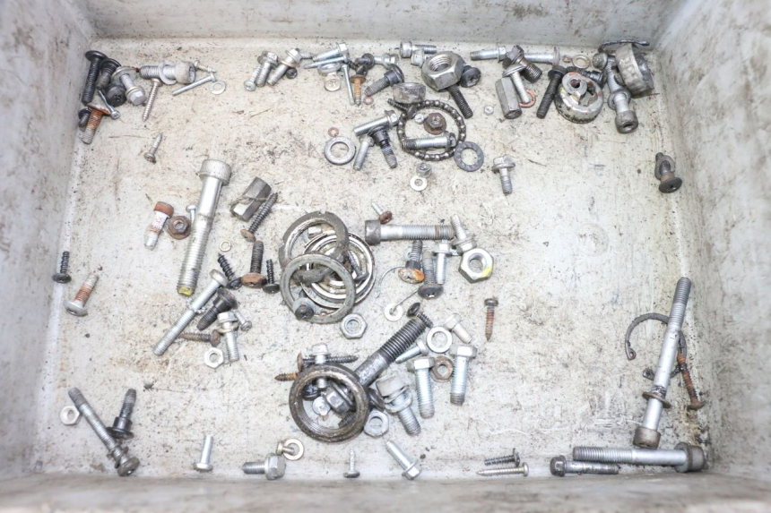 photo de ZAK SCHROEVEN EN BEVESTIGINGSMATERIAAL PIAGGIO LXV 4T 50 (2009 - 2013) - Hoofdaanzicht