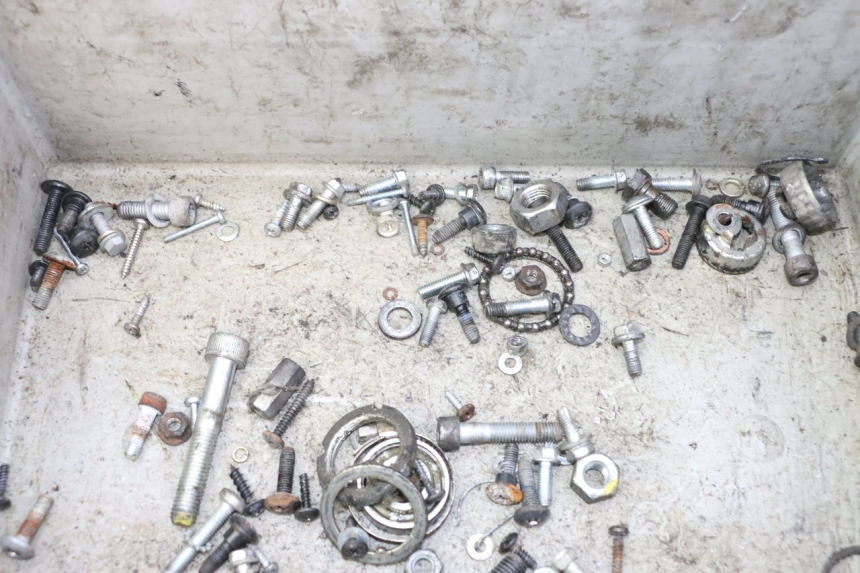 photo de ZAK SCHROEVEN EN BEVESTIGINGSMATERIAAL PIAGGIO LXV 4T 50 (2009 - 2013) - Detail van het onderdeel