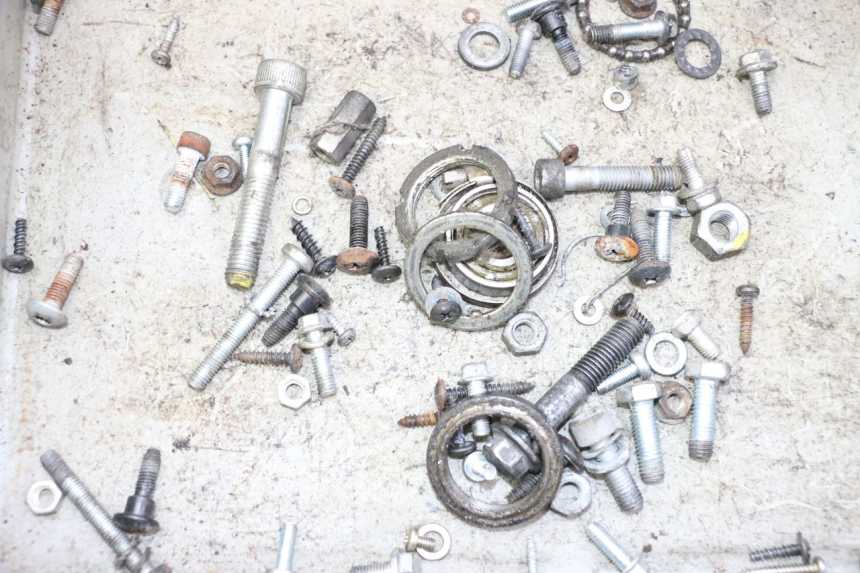 photo de ZAK SCHROEVEN EN BEVESTIGINGSMATERIAAL PIAGGIO LXV 4T 50 (2009 - 2013) - Andere kijkhoek