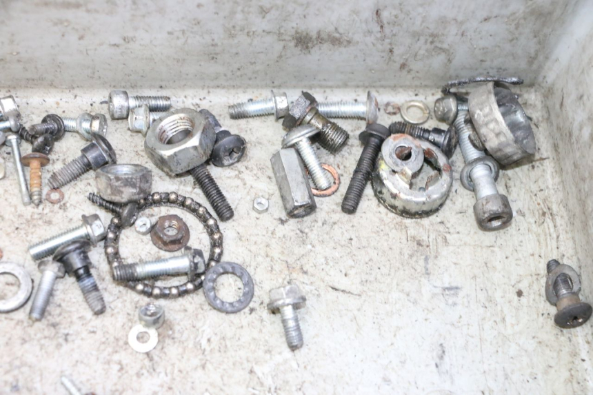 photo de ZAK SCHROEVEN EN BEVESTIGINGSMATERIAAL PIAGGIO LXV 4T 50 (2009 - 2013) - Technische close-up