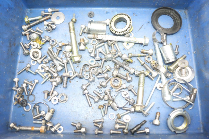 photo de ZAK SCHROEVEN EN BEVESTIGINGSMATERIAAL MASAI SCRAMBLER SPORT 125 (2021 - 2025) - Hoofdaanzicht