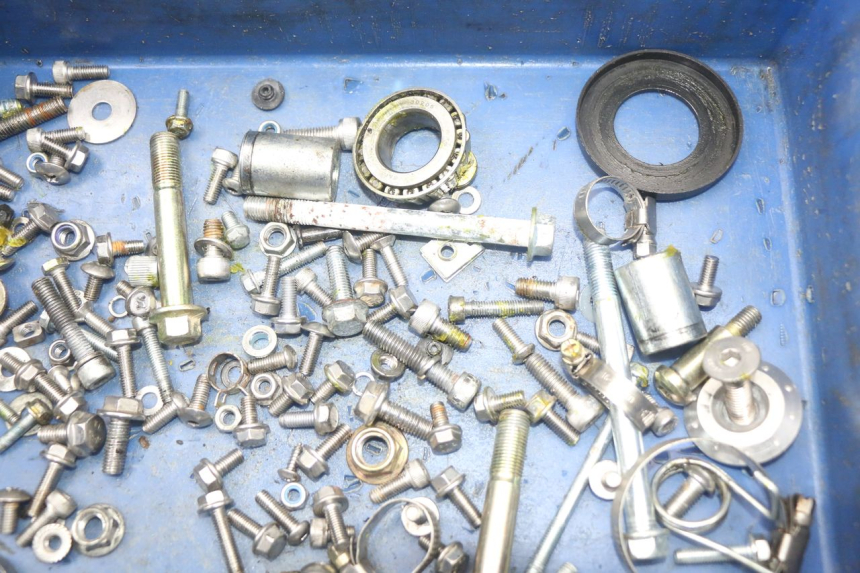 photo de ZAK SCHROEVEN EN BEVESTIGINGSMATERIAAL MASAI SCRAMBLER SPORT 125 (2021 - 2025) - Zoom op gebruiksstaat