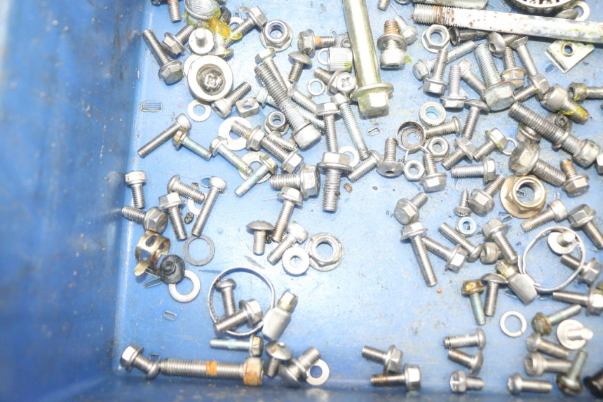 photo de ZAK SCHROEVEN EN BEVESTIGINGSMATERIAAL MASAI SCRAMBLER SPORT 125 (2021 - 2025) - Andere kijkhoek