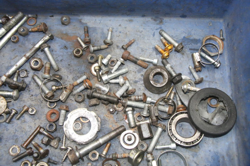 photo de ZAK SCHROEVEN EN BEVESTIGINGSMATERIAAL MBK X-LIMIT XLIMIT 50 (2007 - 2012) - Zoom op gebruiksstaat