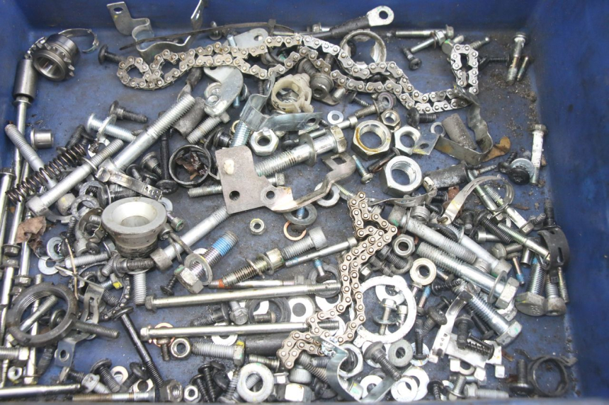 photo de ZAK SCHROEVEN EN BEVESTIGINGSMATERIAAL PIAGGIO MEDLEY 125 (2016 - 2023) - Detail van het onderdeel