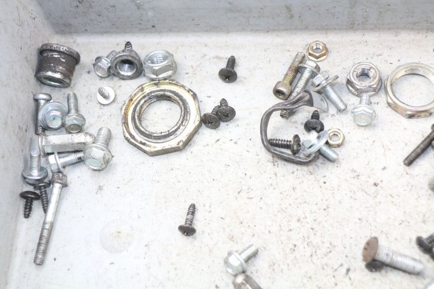 photo de ZAK SCHROEVEN EN BEVESTIGINGSMATERIAAL JM MOTORS MIA 50 (2017 - 2020) - Andere kijkhoek